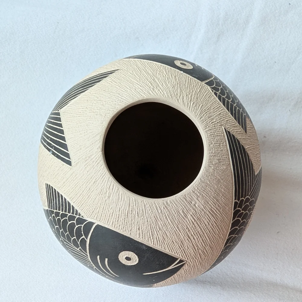 Mata Ortiz Pottery Handmade Ceramic Fish Olla Pot Humberto Guillen Rodriguez - Picture 9 of 16